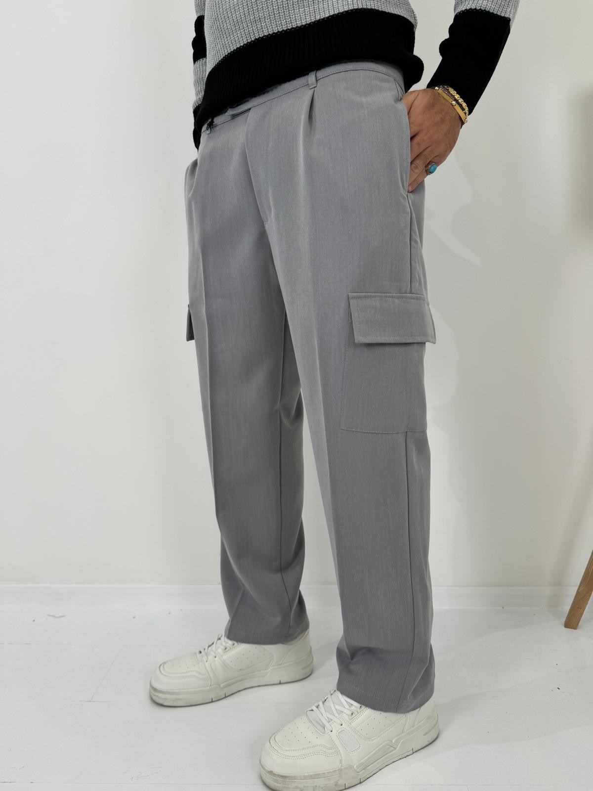 PANTALONE CON TASCONI