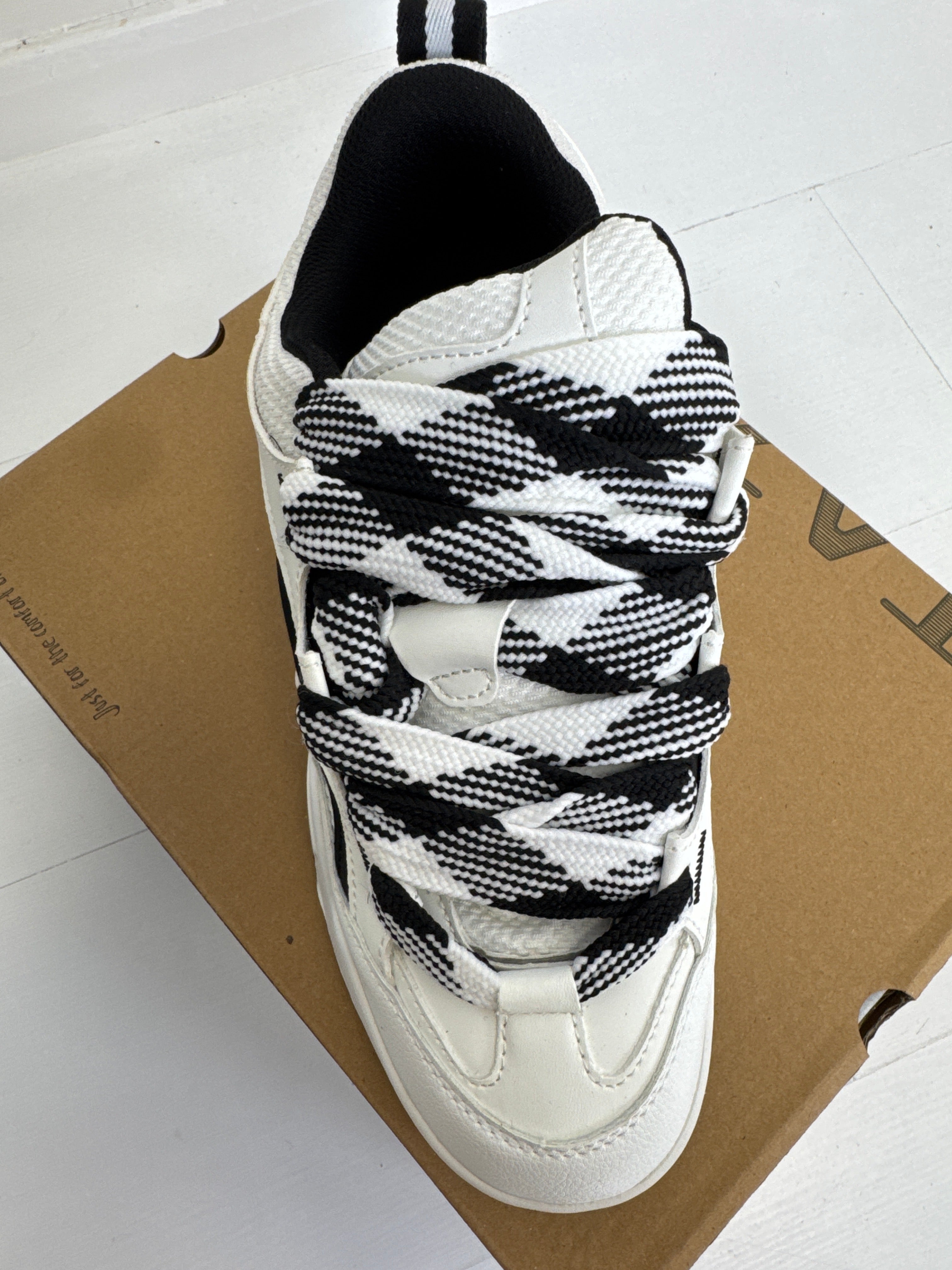 SNEAKERS VENNE